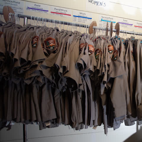 6 Estratégias para Usar Roupas Baratas e Ficar Bonita