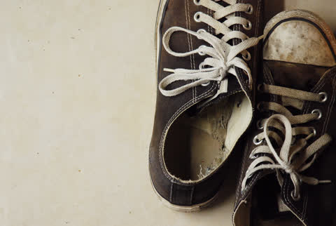 Como Criar Looks com Tenis Elegantes?